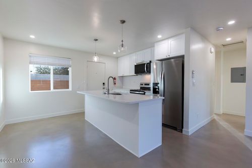 1423 N Venice Ave, Tucson, AZ, 85712-3981 | Card Image