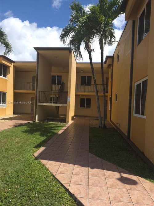 19-8990 Sw 24th St, Miami, FL, 33165-2068 | Card Image