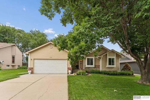 1908 Skyhawk Ave, Papillion, NE, 68133-2346 | Card Image