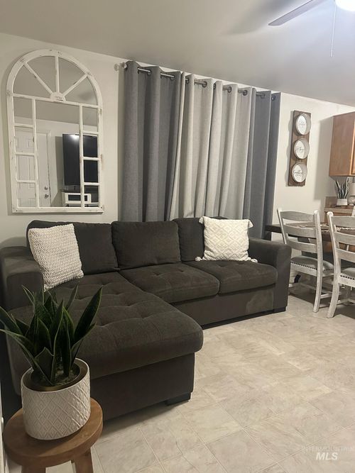 1171 N Sable Ln, Boise, ID, 83704-9684 | Card Image