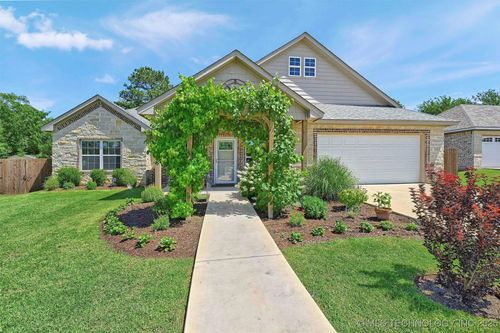 514 Bradwell, Colbert, OK, 74733-5025 | Card Image