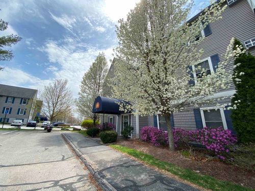 apt-202-101 Eastern Ave, Manchester, NH, 03104-4615 | Card Image