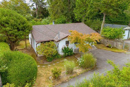 A-1143 Munro St, Esquimalt, BC, V9A5P3 | Card Image