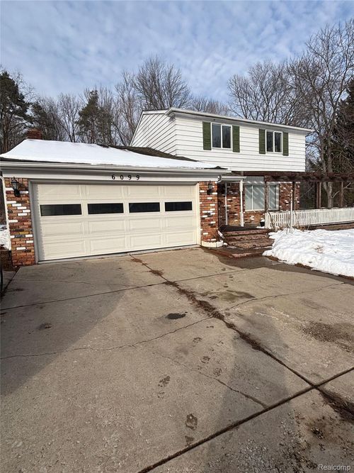 6099 Brookwood Dr, Burton, MI, 48509-1301 | Card Image