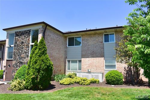 d-10003 Sakura Dr, Saint Louis, MO, 63128-1361 | Card Image