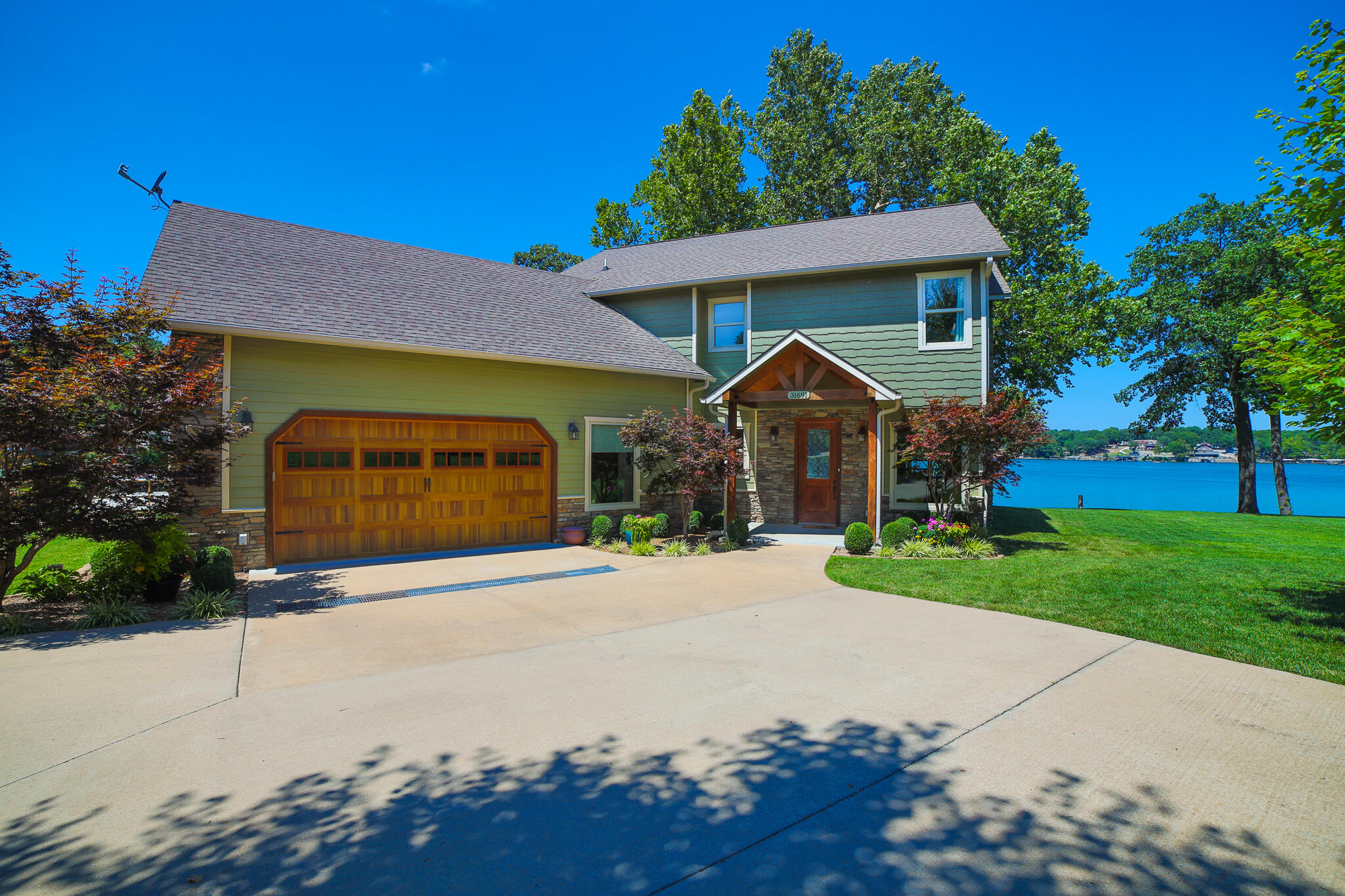 622 Rd, Grove, OK 74344