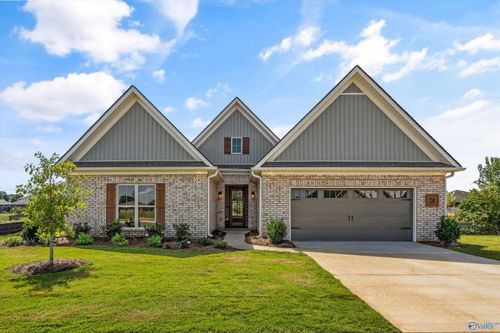 51 Bell Rd, Huntsville, AL, 35811-8694 | Card Image