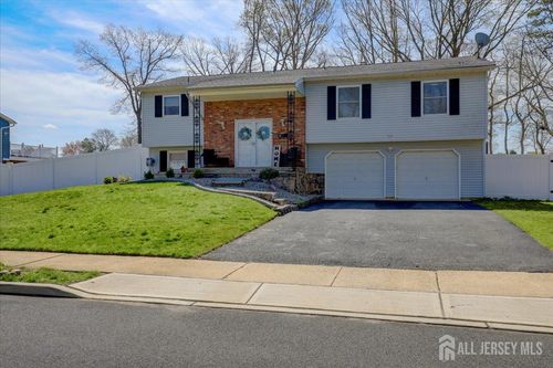 16 Dutch Valley Rd, Howell, NJ, 07731-2302 | Card Image