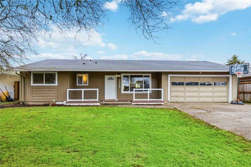 2323 48th Ave, Longview, WA, 98632-5091 | Card Image