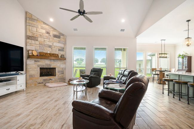 1027 Alex Dr, House other with 3 bedrooms, 3 bathrooms and null parking in Springtown TX | Image 5