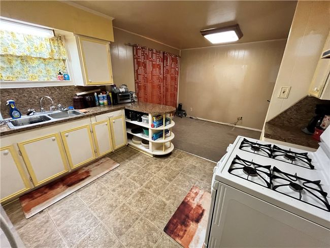 306 N Texas Ave, House other with 4 bedrooms, 2 bathrooms and null parking in Freer TX | Image 18