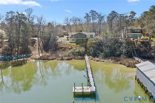 483 Mechams Cove Rd, Topping, VA, 23169-2238 | Card Image