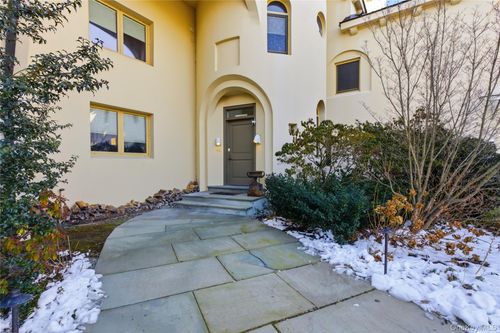 42 Dicks Castle Rd, Garrison, NY, 10524-4122 | Card Image