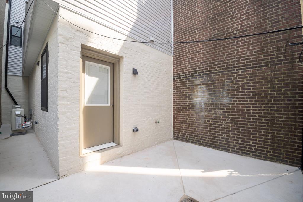 Commercial Lease in PHILADELPHIA 4