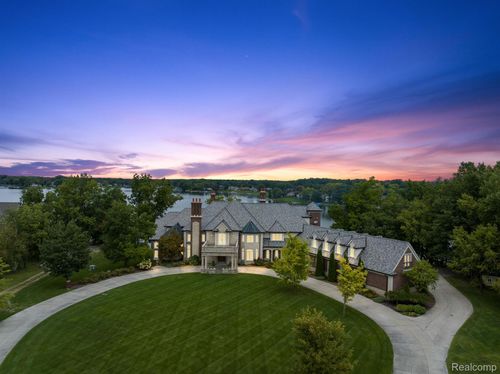 10399 Lakeshore Dr E, Goodrich, MI, 48438-8705 | Card Image