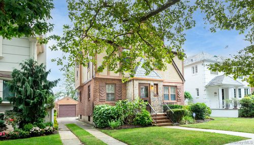 81 189th St, Hollis, NY, 11423-1036 | Card Image
