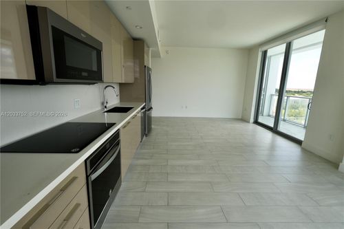 810-2000 Metropica Way, Sunrise, FL, 33323-3215 | Card Image