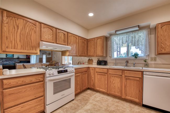 Kitchen | Image 25