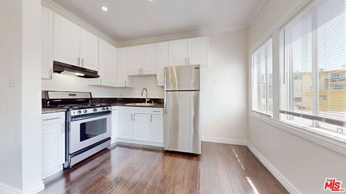 203-334 N Heliotrope Dr, Los Angeles, CA, 90004-3326 | Card Image