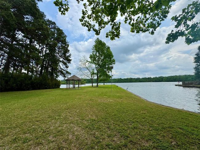 Side yard | Image 21