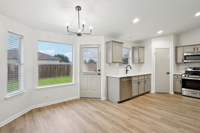 114 Challenger, House other with 4 bedrooms, 3 bathrooms and 4 parking in Kyle TX | Image 16