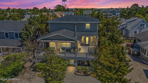 1 W 13th St, BARNEGAT LIGHT, NJ, 08006-1438 | Card Image