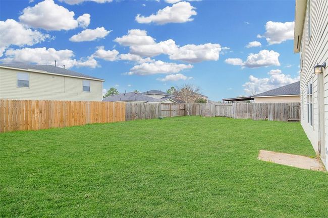 Large backyard great for outdoor get togethers. | Image 30