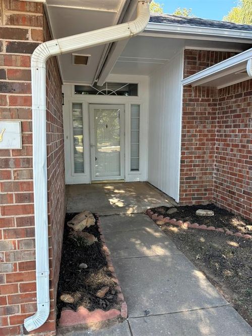 701 Goshawk Drive, Norman, OK, 73072 | Card Image
