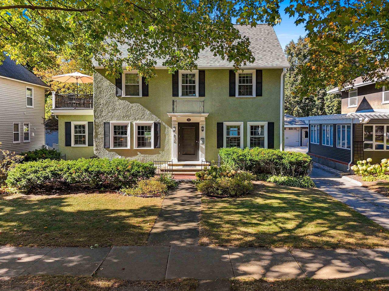 Quincy St, Green Bay, WI 54301
