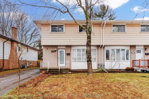 6760 Wilinger Street, Niagara Falls, ON, L2J2B3 | Card Image