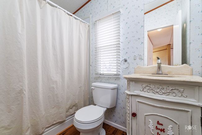 Bathroom 2 | Image 22