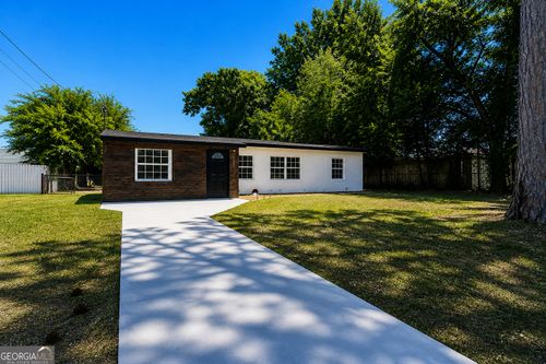 202 Elmwood St, Warner Robins, GA, 31093-1806 | Card Image