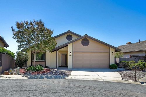 1849 Buckskin Gln, Escondido, CA, 92027-1155 | Card Image