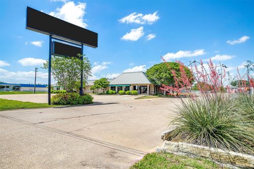 434 Sw Wilshire Blvd, Burleson, TX, 76028-5330 | Card Image