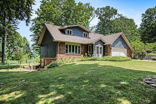 2569 Ridgewood Trl, Berrien Springs, MI, 49103-9777 | Card Image
