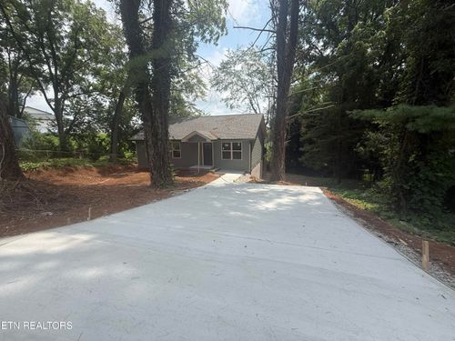 119 E Wadsworth Cir, Oak Ridge, TN, 37830-3738 | Card Image