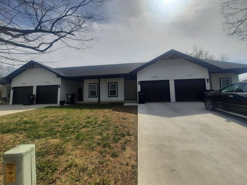 310-304-310 W Grant St, Buffalo, MO, 65622-7401 | Card Image