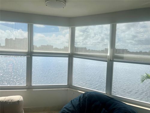 33-1100 Ne 191st St, Miami, FL, 33179-4088 | Card Image