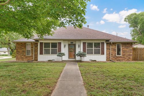 1062 E Evans St, Springfield, MO, 65810-2923 | Card Image
