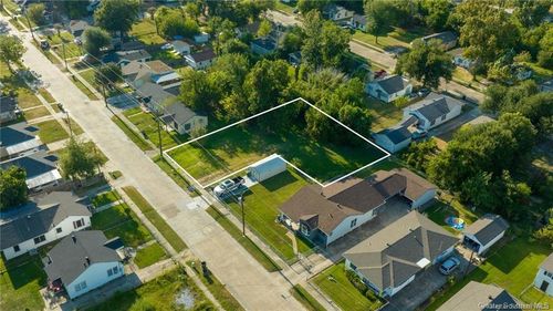 713 Falls St, Lake Charles, LA, 70601-8657 | Card Image