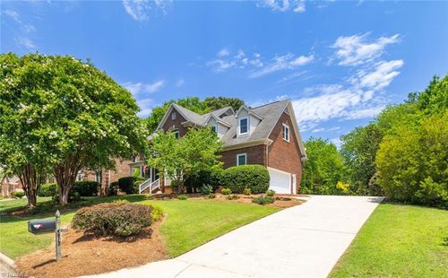 4613 Chesterfield Pl, Jamestown, NC, 27282-8633 | Card Image