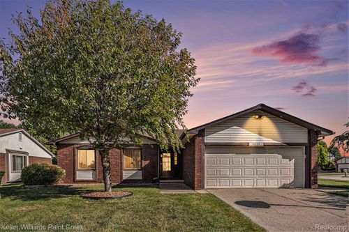 5055 Scarsdale Dr, Sterling Heights, MI, 48310-3231 | Card Image