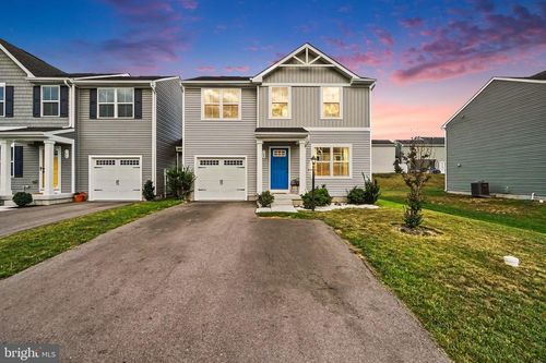 768 Raeann Dr, GREENCASTLE, PA, 17225-5506 | Card Image