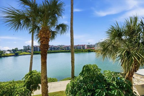 202-7400 Sun Island Dr S, SOUTH PASADENA, FL, 33707-4424 | Card Image