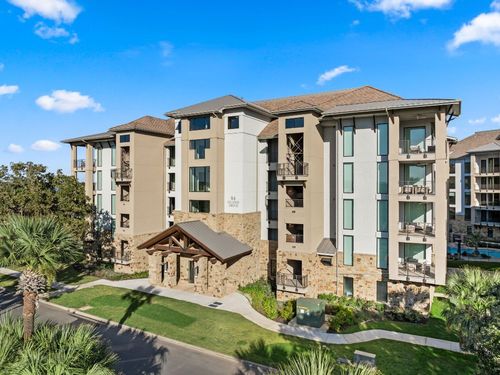 9501-84 Island Dr, Horseshoe Bay, TX, 78657-6166 | Card Image