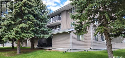 207-1808 Eaglesham Ave, Weyburn, SK, S4H3A8 | Card Image