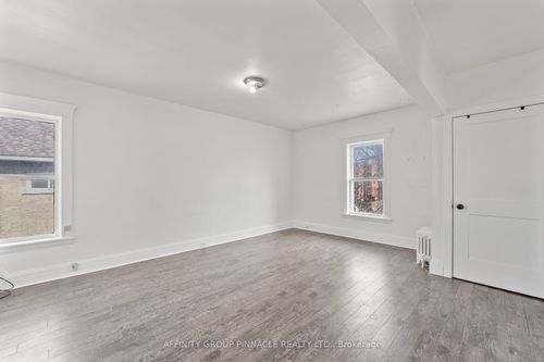 upper-255 Kent St W, Lindsay, ON, K9V2Z3 | Card Image