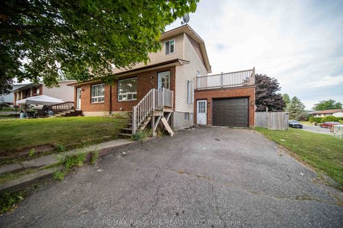 294 Thérèse Ave, Rockland, ON, K4K1G9 | Card Image