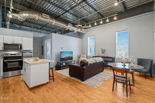 unit-215-700 Market St, Chapel Hill, NC, 27516-4047 | Card Image