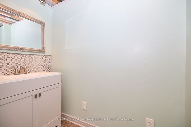 1383 Garrison Rd, House other with 3 bedrooms, 2 bathrooms and 8 parking in Fort Erie ON | Image 21